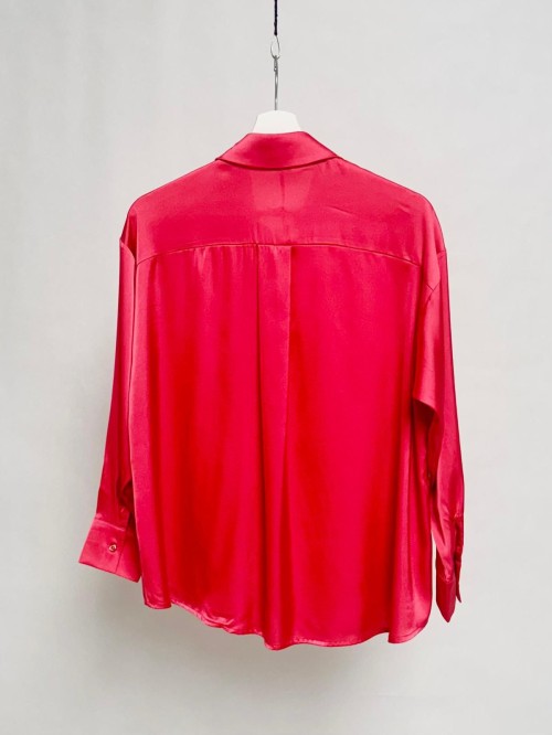 Satin shirt with a relaxed fit