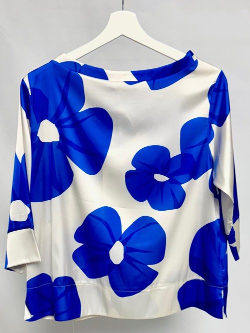 Long-sleeved printed blouse