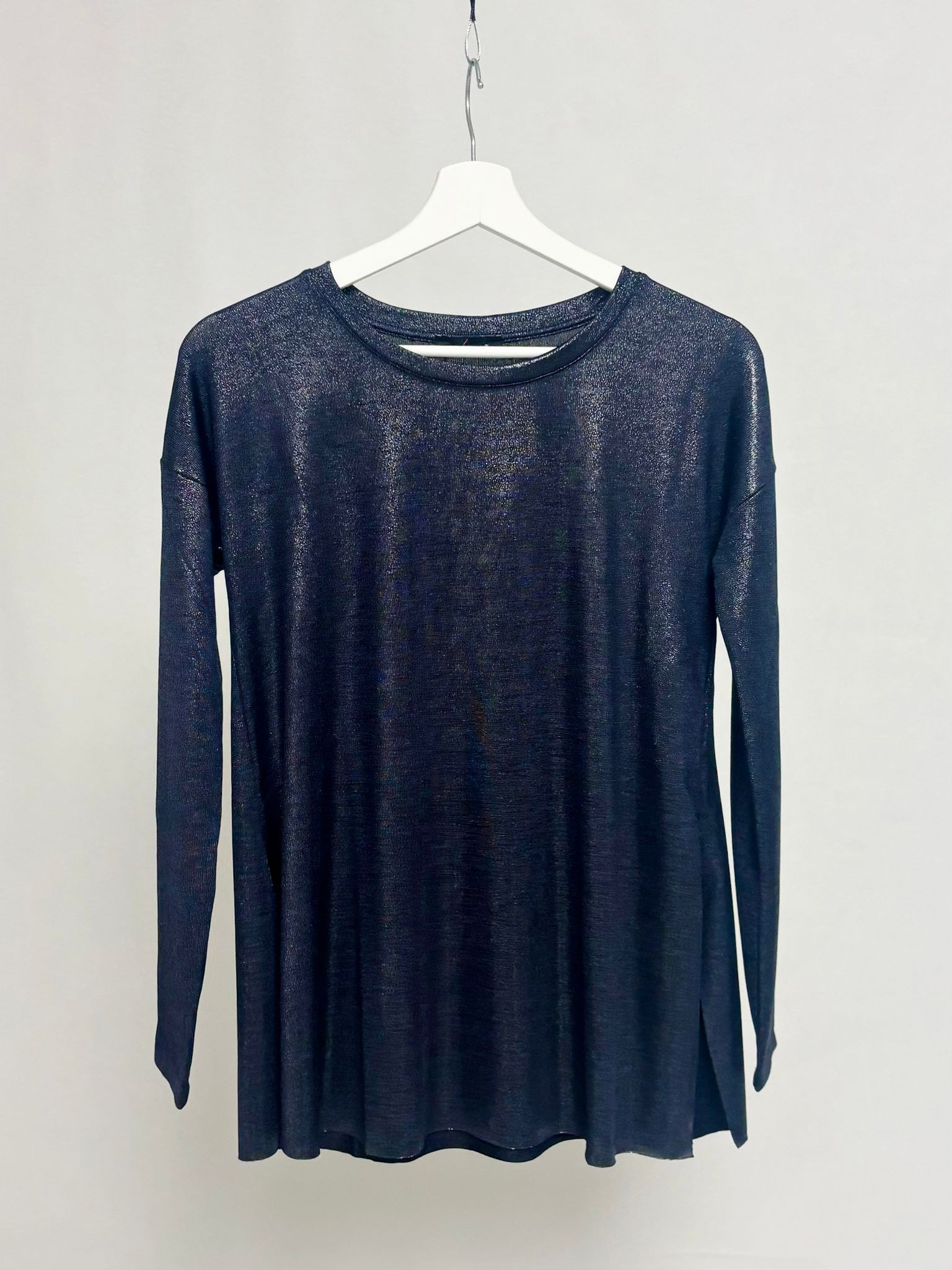 Oversized sweater in lightweight fabric