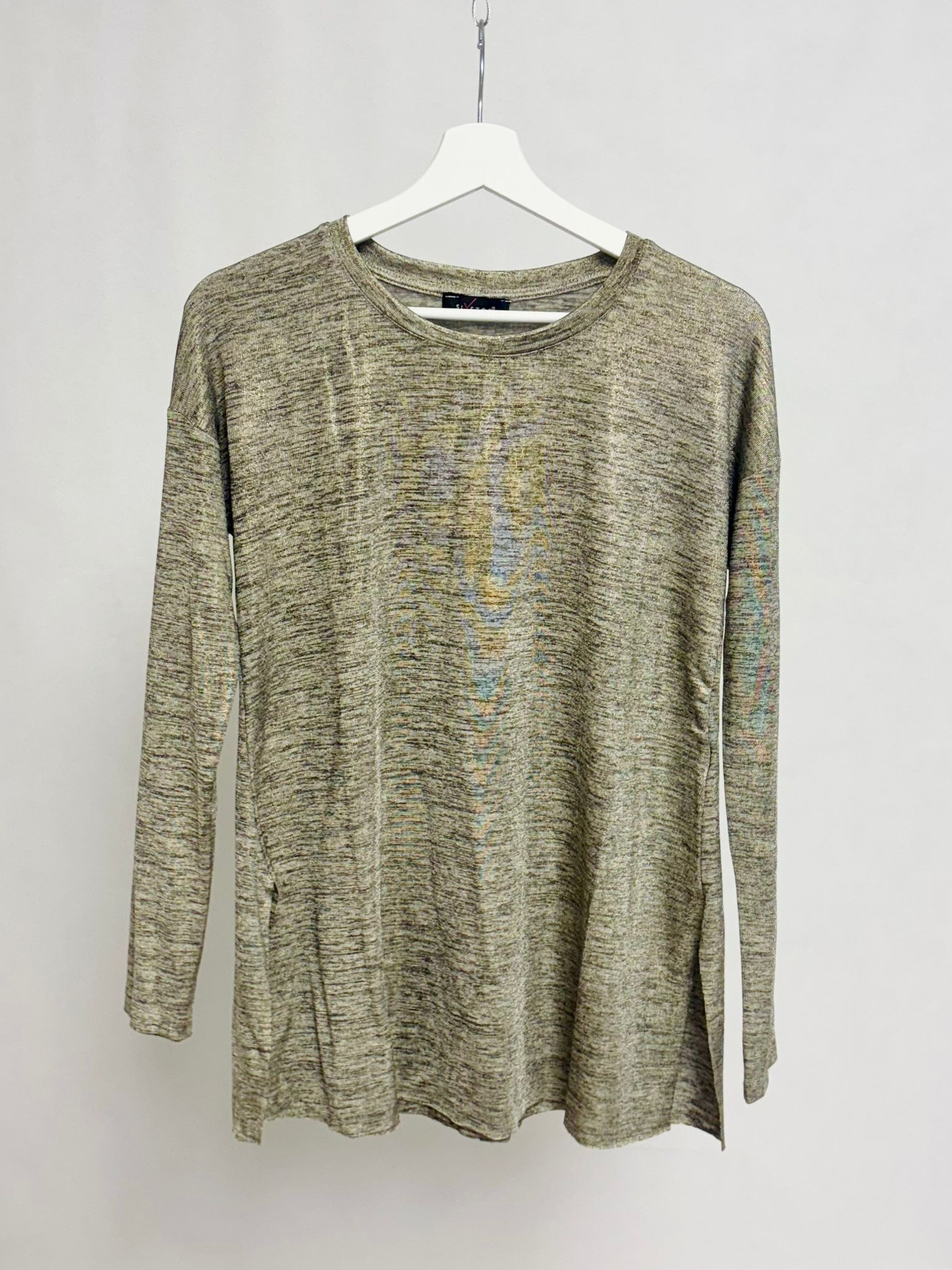 Oversized sweater in lightweight fabric