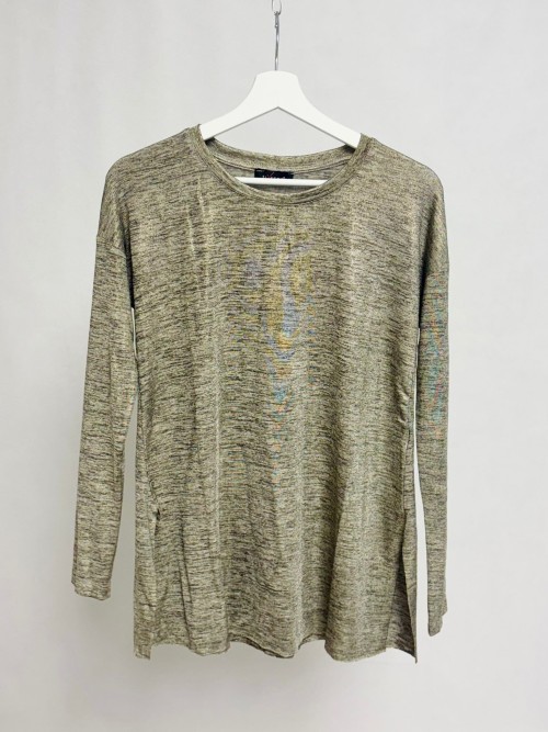 Oversized sweater in lightweight fabric