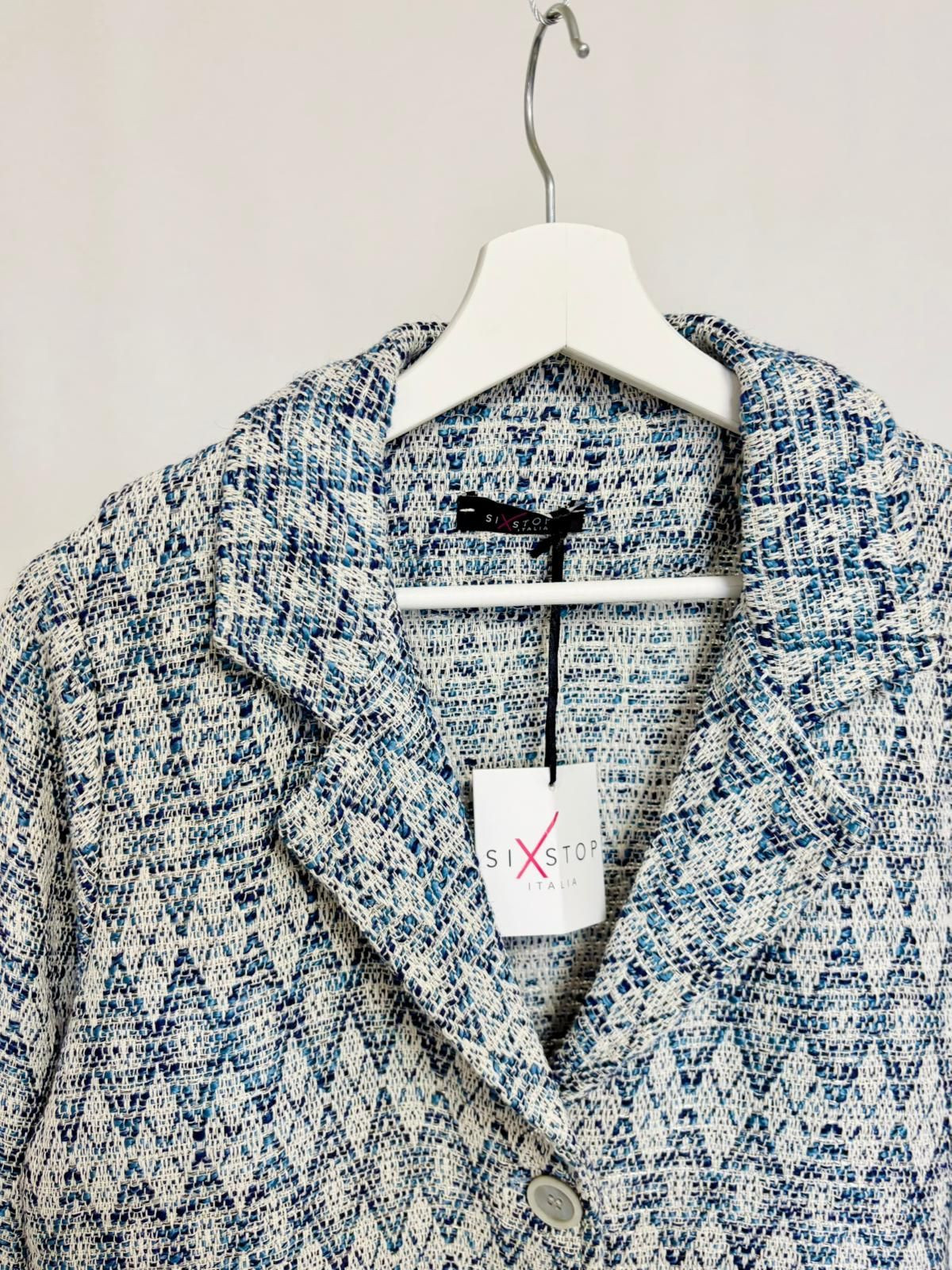 Geometric pattern blazer